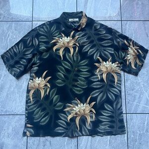 Tommy Bahamas Men’s Floral Black/Tan 100%Silk Short Sleeve ButtonUp Shirt M